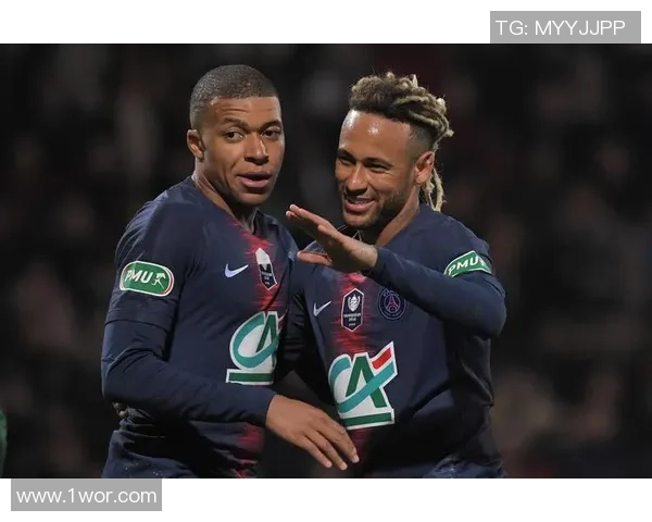 足坛之星：那些技艺超群的足球明星与他们的精彩瞬间